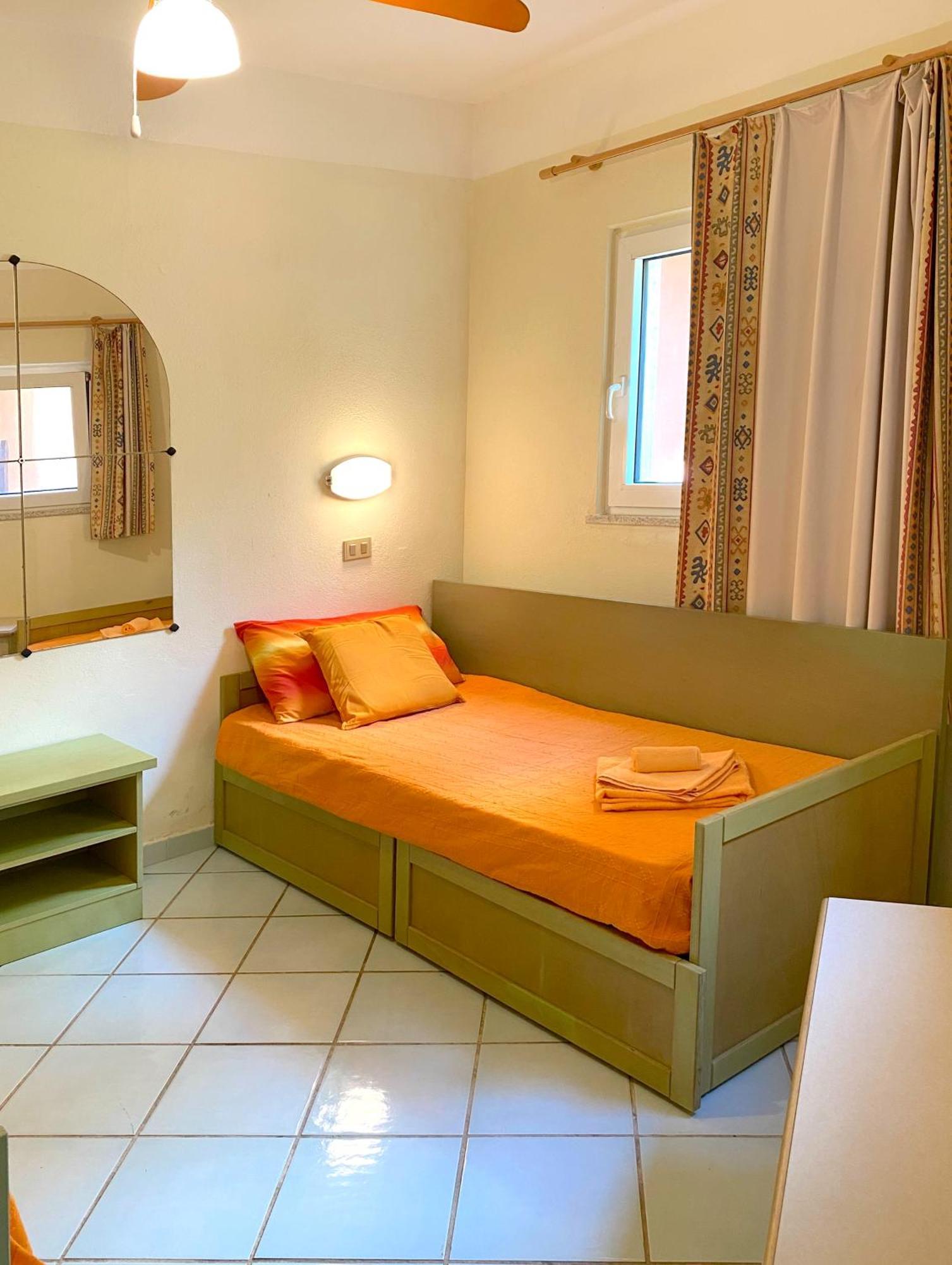 Gli Oleandri Di Calarossa - 5M Walk To The Beach อิโซลา โรสซา ภายนอก รูปภาพ