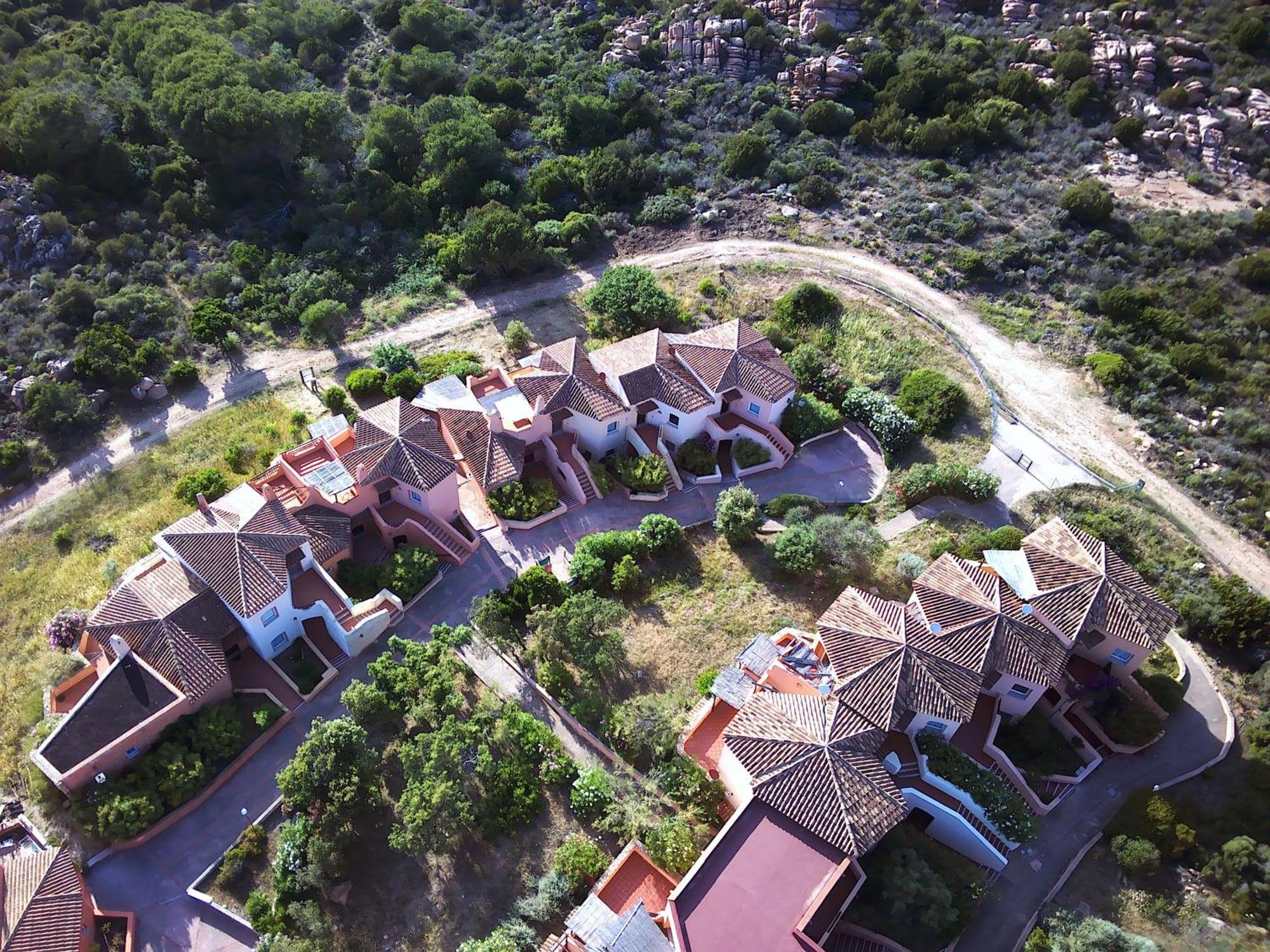 Gli Oleandri Di Calarossa - 5M Walk To The Beach อิโซลา โรสซา ภายนอก รูปภาพ